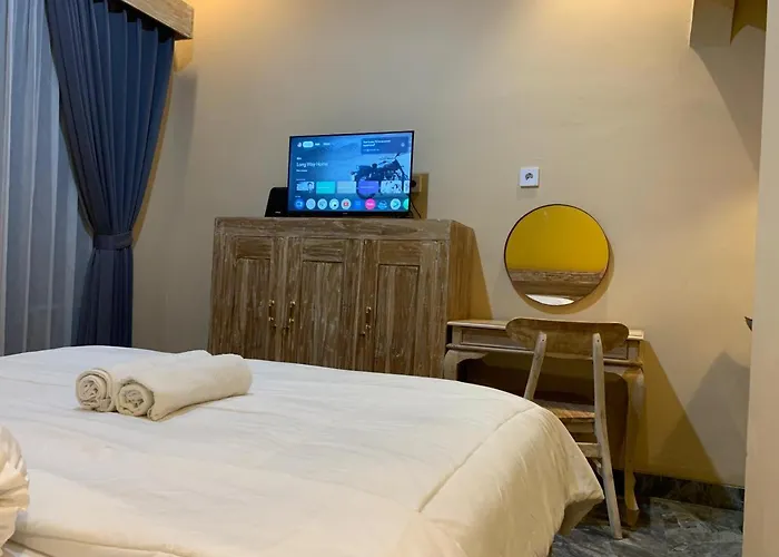 Pradantara House ゲストハウス 3*